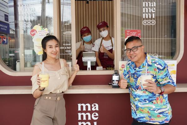 “มามีมี่” ต้อนรับ Mr.Roger Wu พิธีกรพร้อมทีมรายการ TVB Hong Kong เยี่ยมชมและลิ้มลองความอร่อยที่ร้านมามีมี่ สาขาเดอะ แพลทินัม แฟชั่น มอลล์