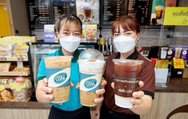 เชลล์ คาเฟ่ และเดลี่คาเฟ่ จัด “โปรสุดว้าว 39 บาท” ให้เหล่าคอกาแฟได้ลิ้มลองกาแฟคุณภาพที่ใช้กาแฟอะราบีกาแท้ 100% ในราคาเพียง 39 บาทตลอดปี!*