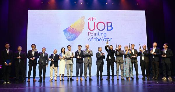 ศิลปินไทยโชว์ผลงานโดดเด่นสะท้อนความท้าทายในโลกปัจจุบัน  คว้ารางวัลชนะเลิศระดับภูมิภาคการประกวดจิตรกรรมยูโอบีระดับภูมิภาค ประจำปี 2565
