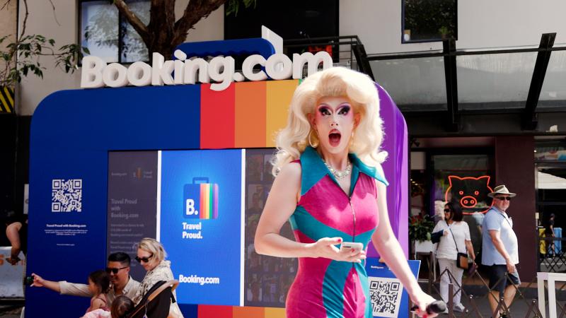 Booking.com เผยเส้นทางแสนท้าทายของผู้เดินทาง LGBTQ+ ในปี 2566 และอนาคตอันสดใสของแวดวงการท่องเที่ยวสำหรับทุกคน