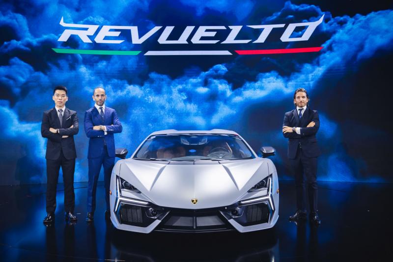 เรนาสโซ มอเตอร์ เผยโฉม Lamborghini Revuelto รถยนต์ซูเปอร์สปอร์ตปลั๊กอินไฮบริด เครื่องยนต์ V12 สมรรถนะสูงรุ่นแรกของแบรนด์ เฉลิมฉลองครบรอบ 60 ปีแห่งค่ายกระทิงดุ 