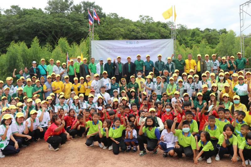  ชาวมก.และเครือข่าย ร่วมใจกันปลูกป่าเฉลิมพระเกียรติพระบาทสมเด็จพระเจ้าอยู่หัว 71 พรรษา