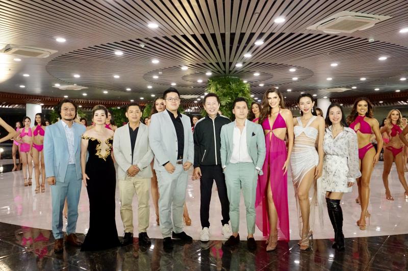 ชมภาพกิจกรรม “Miss Grand International 2023” ตะลุยเวียดนาม  ลุ้น 18 สาวเสียงดีรอบ “Grand Voice Award”  พร้อมสัมผัสตัวตนและสมองของพวกเธอในรอบ “ห้องดำ” ใครจะอยู่ใครจะไป รู้กัน