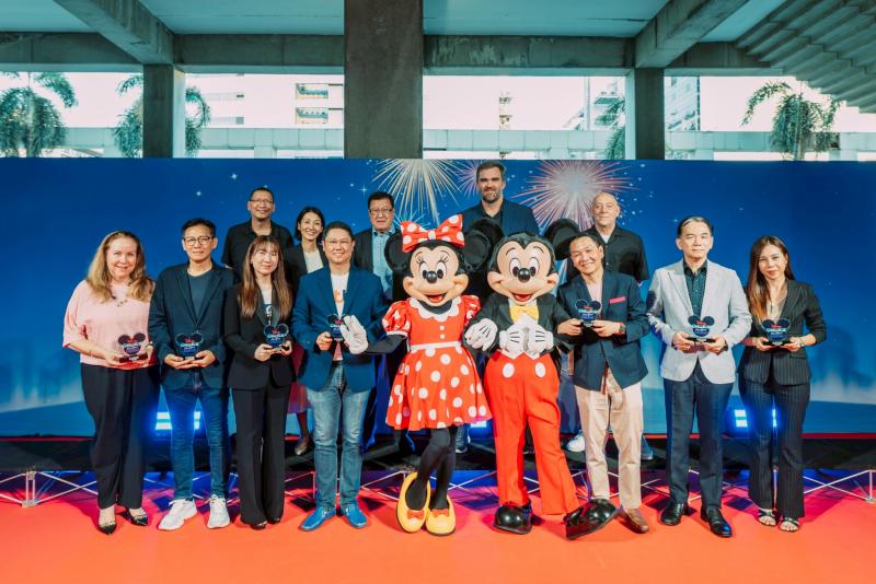 ทีทีบี ร่วมเปิดโชว์การแสดงระดับโลก Disney On Ice ที่กลับมาสร้างความประทับใจอีกครั้ง ลูกค้าบัตรเดบิต-บัตรเครดิต ทีทีบี ดิสนีย์ รับสิทธิประโยชน์ ความคุ้มค่าที่เหนือกว่า ทีทีบี ร่วมเปิดโชว์การแสดงระดับโลก Disney On Ice ที่กลับมาสร้างความประทับใจอีกครั้ง ลูกค้าบัตรเดบิต-บัตรเครดิต ทีทีบี ดิสนีย์ รับสิทธิประโยชน์ ความคุ้มค่าที่เหนือกว่า