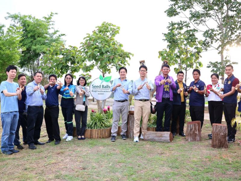 สวทช. จับมือ โครงการส่งเสริมการเรียนรู้เพื่อการอนุรักษ์ฯ จังหวัดตาก เดินหน้าฟื้นฟูป่าและยกระดับเศรษฐกิจชุมชน  ส่งมอบไผ่รวกใหญ่ 5000 ต้น และ Seed Balls กว่า 2500 ลูก