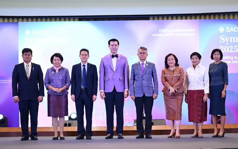 SACIT ปั้นดาวดวงใหม่แห่งวงการหัตถศิลป์ไทยอย่างต่อเนื่อง  เชิดชูผู้สร้างสรรค์งานศิลปหัตถกรรมและสืบทอดคุณค่ามรดกภูมิปัญญาแห่งชาติ ยกย่องเป็น “ครูศิลป์ – ครูช่างฯ – ทายาทฯ” ประจำปี 2568