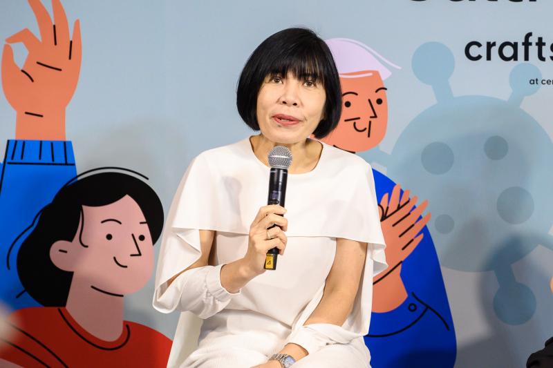 “ดีเจอ้อย - นภาพร” แชร์ประสบการณ์คุณแม่ป่วย “งูสวัดเรื้อรังกว่า 10 ปี!” ทรมานถึงทุกวันนี้ เตือนวัย 50+ รีบป้องกันก่อนสาย “ดีเจอ้อย - นภาพร” แชร์ประสบการณ์คุณแม่ป่วย “งูสวัดเรื้อรังกว่า 10 ปี!” ทรมานถึงทุกวันนี้ เตือนวัย 50+ รีบป้องกันก่อนสาย