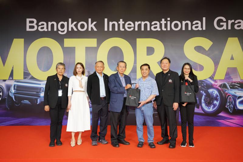รองนายกรัฐมนตรีและรัฐมนตรีว่าการกระทรวงคมนาคม ชมงาน “BIG MOTOR SALE 2025” รองนายกรัฐมนตรีและรัฐมนตรีว่าการกระทรวงคมนาคม ชมงาน “BIG MOTOR SALE 2025”