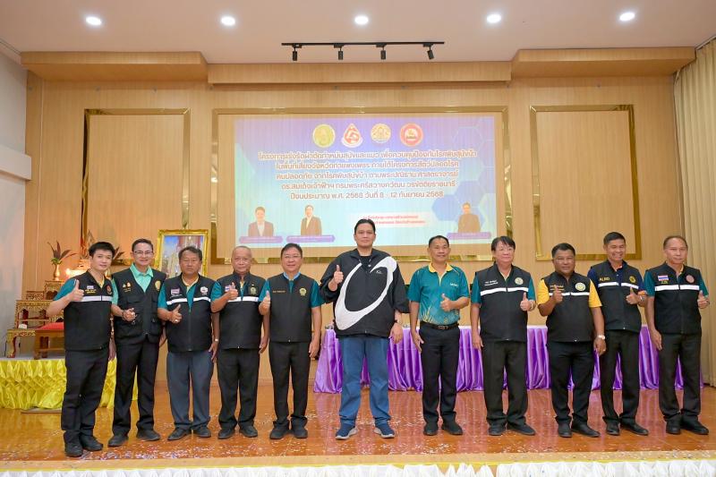 กรมปศุสัตว์เดินหน้าขับเคลื่อนโครงการเร่งรัดผ่าตัดทำหมันสุนัข–แมว คุมโรคพิษสุนัขบ้าในพื้นที่เสี่ยง จ.กำแพงเพชร ตามนโยบายของกระทรวงเกษตรและสหกรณ์ อย่างต่อเนื่อง เพื่อ ”สัตว์ปลอดโรค คนปลอดภัย” ตั้งเป้าขยายผลขึ้นอีก 30%
