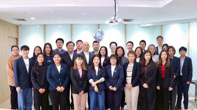 ปิโตรเคมี-พลาสติก ส.อ.ท. ร่วม ส.ผู้สื่อข่าวเศรษฐกิจถกผลกระทบภาษีทรัมป์ ชงรัฐออกมาตรการป้องสินค้าทะลักเข้าไทย พร้อมเสริมแกร่งดันอุตฯ สู่ New S-Curve