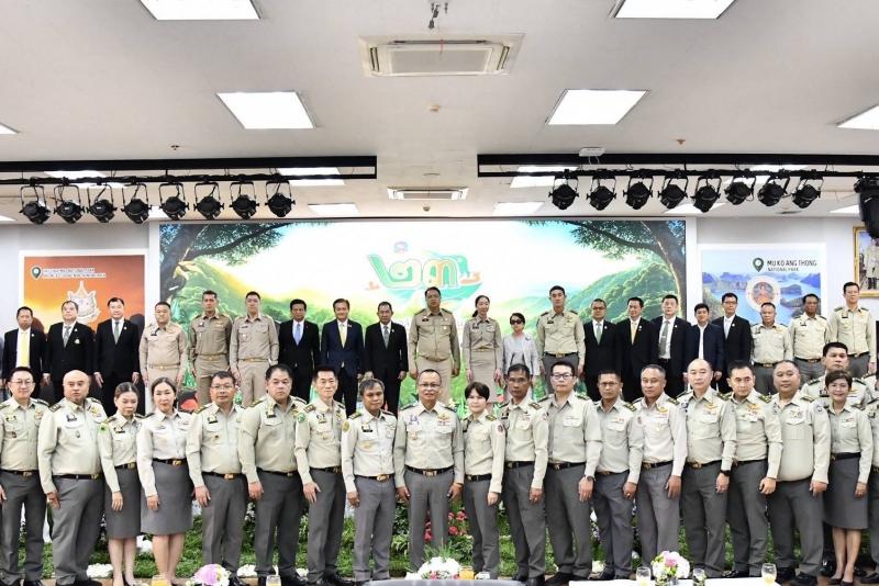 “รมว.สุชาติ” ร่วมยินดี 23 ปี กรมอุทยานแห่งชาติ สัตว์ป่า และพันธุ์พืช มุ่งเน้นการทำงานที่เห็นผล กำหนดแผนระยะสั้น ระยะกลาง ระยะยาว ที่ชัดเจน เพื่อผลงานที่จับต้องได้ 