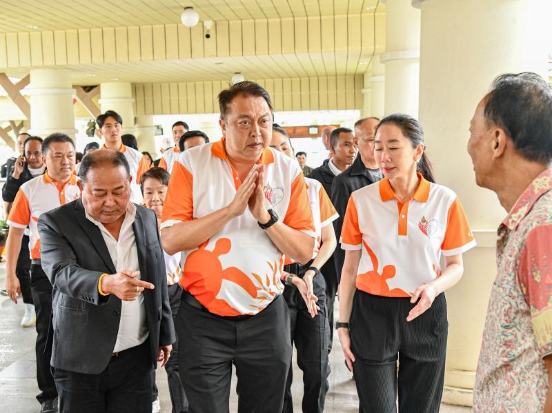 “รองนายกฯ สุชาติ” รับฟังปัญหาชาวเกาะสมุย พร้อมแจงผลการตรวจสอบข้อร้องเรียนกรณีต่างชาติครอบครองพื้นที่ป่าเกาะพะงัน