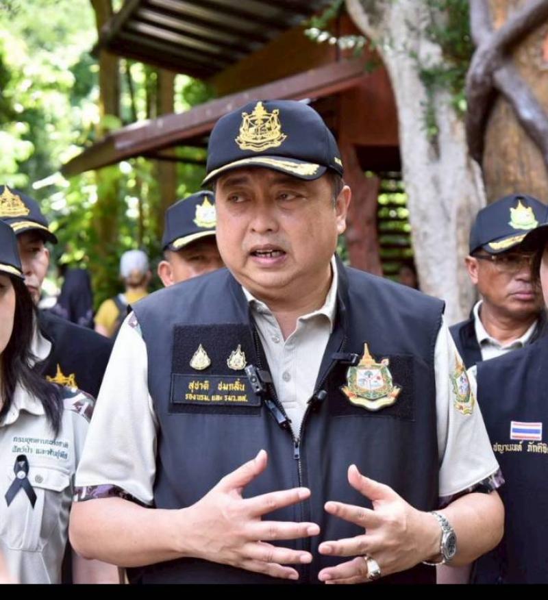 “รองนายกฯ สุชาติ” ระดมทีมกู้ภัยทางน้ำ 15 ทีม–เรือ 25 ลำ ลงพื้นที่ช่วยผู้ประสบอุทกภัยภาคใต้ ตลอด 24 ชั่วโมง