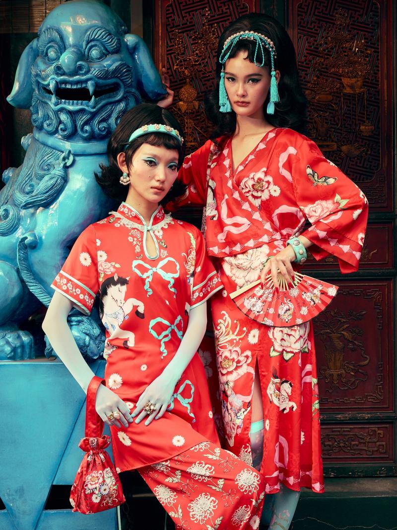 “วาโก้” เปิดตัวคอลเลกชันต้อนรับปีม้า “Gallop of Fortune” พุ่งทะยานสู่ความมั่งคั่ง ลวดลายแรงบันดาลใจจากภาพวาดม้า สัญลักษณ์ความรุ่งเรืองของชาวไทยเชื้อสายจีน  ผลงาน ยูน-ปัณพัท ศิลปินไทยฝีมือระดับโลก 