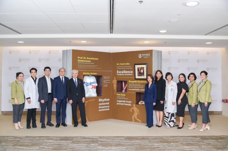 โรงพยาบาลบำรุงราษฎร์ ร่วมแสดงความยินดีกับ ศ.นพ.กุลวี เนตรมณี ในโอกาสได้รับการยกย่องเป็นผู้บุกเบิกด้านการกระตุ้นหัวใจและสรีรวิทยาไฟฟ้าหัวใจคนแรกในเอเชีย