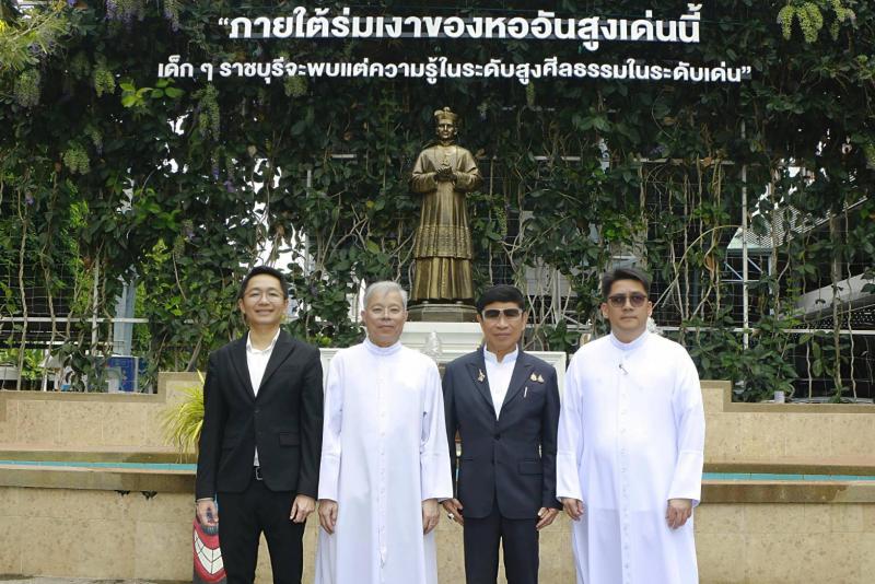 อบจ.มหาสารคาม ส่งครูกว่า 100 ชีวิต ดูงาน“ดรุณาราชบุรี”ต้นแบบโรงเรียนอนาคต ใช้ Active Learning ปั้นเด็กคิดวิเคราะห์ สร้างนวัตกรรมได้จริง