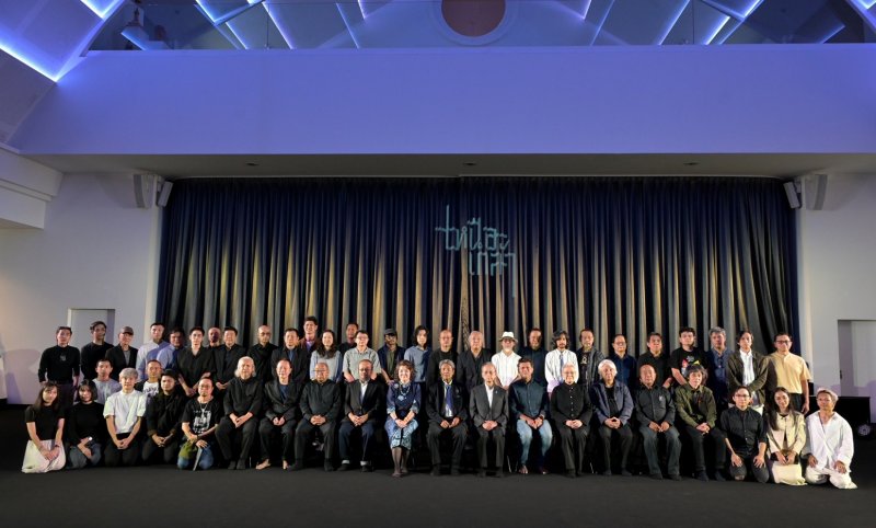 “เหนือเกล้า” นิทรรศการศิลปะเหนือความทรงจำ รวมใจ 7 ศิลปินแห่งชาติ และกว่า 80 ศิลปินไทย ชวน หลีกภัย ให้เกียรติเป็นประธานเปิดงาน ณ มูลนิธิหอธรรมพระบารมี