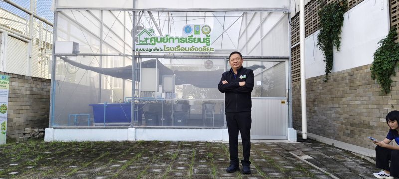 วช. พลิกภาพเกษตรกลางกรุง! โชว์ปลูกสตรอว์เบอร์รีพระราชทาน 89 ในโรงเรือนอัจฉริยะ “อ.พีระศักดิ์” ชี้ เทคโนโลยีช่วยรับมือโลกเดือด เปิดมิติใหม่เกษตรไทย